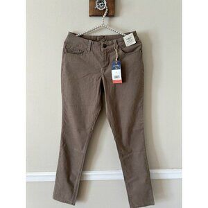 NWT Lee Riders Womens Size 6M Walnut Brown Dream Soft Denim Pants Curvy Fit
